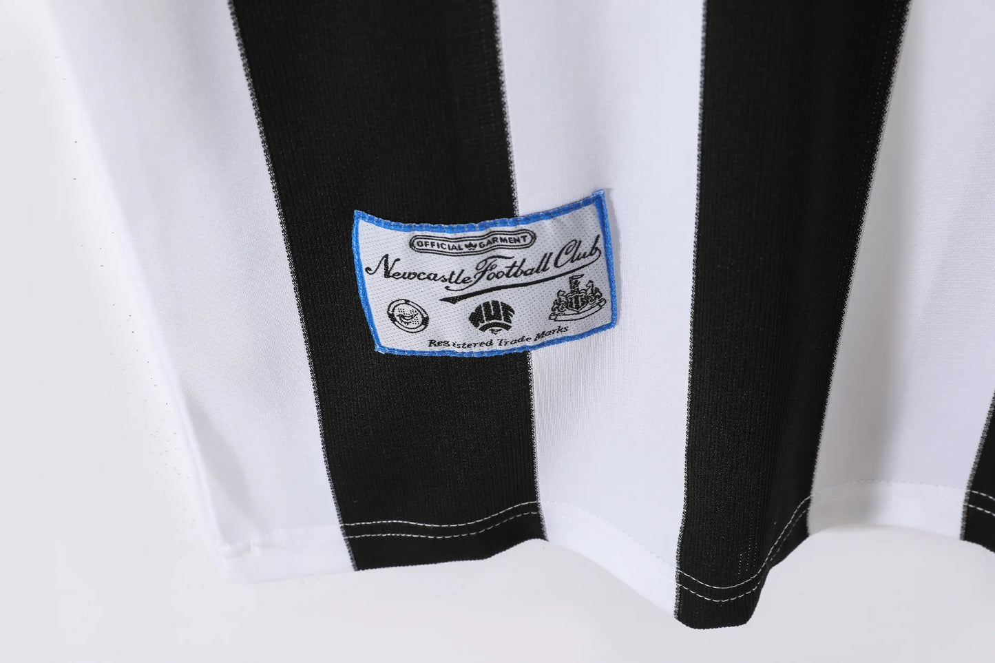 Newcastle United Retro Home Jersey 1995 – Fan Version