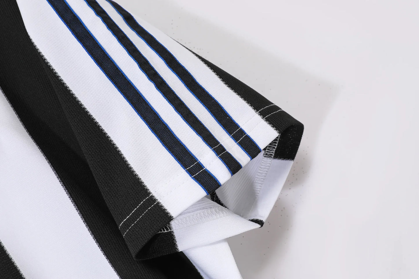 Newcastle United Retro Home Jersey 1995 – Fan Version