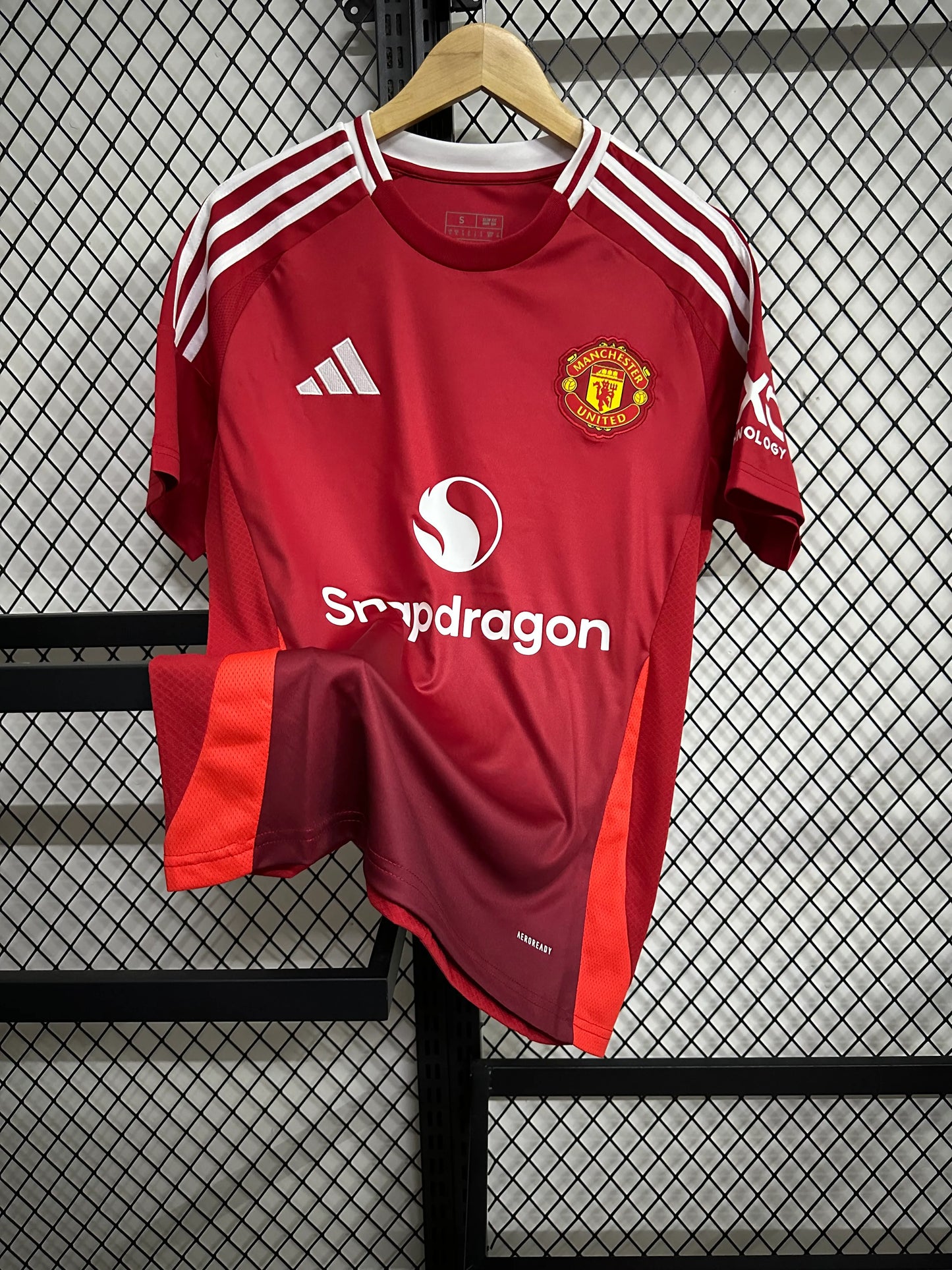 Manchester United Home Jersey 2024/25 – Fan Version