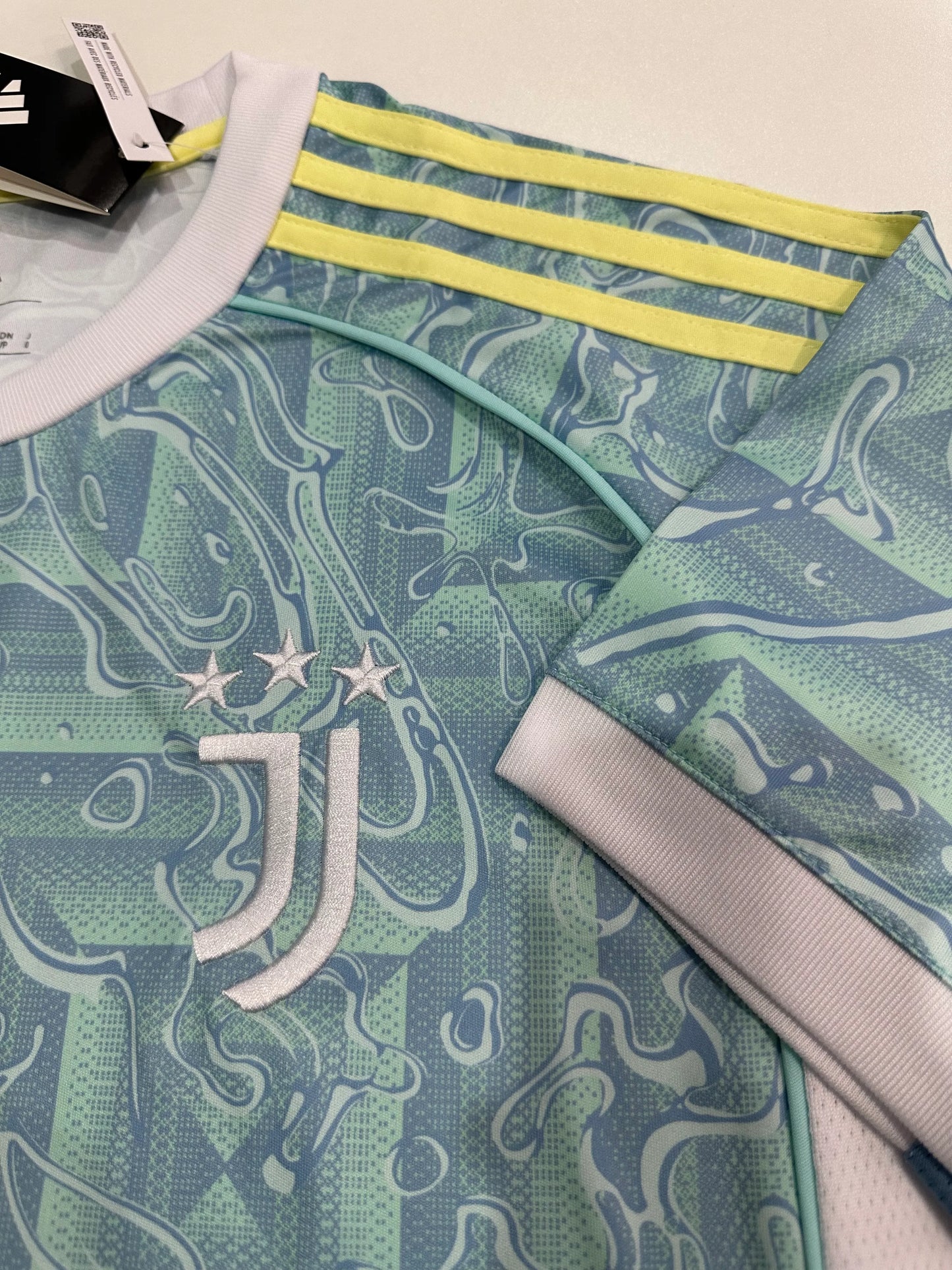Juventus Pre-Match Jersey 2023/24 – Fan Version