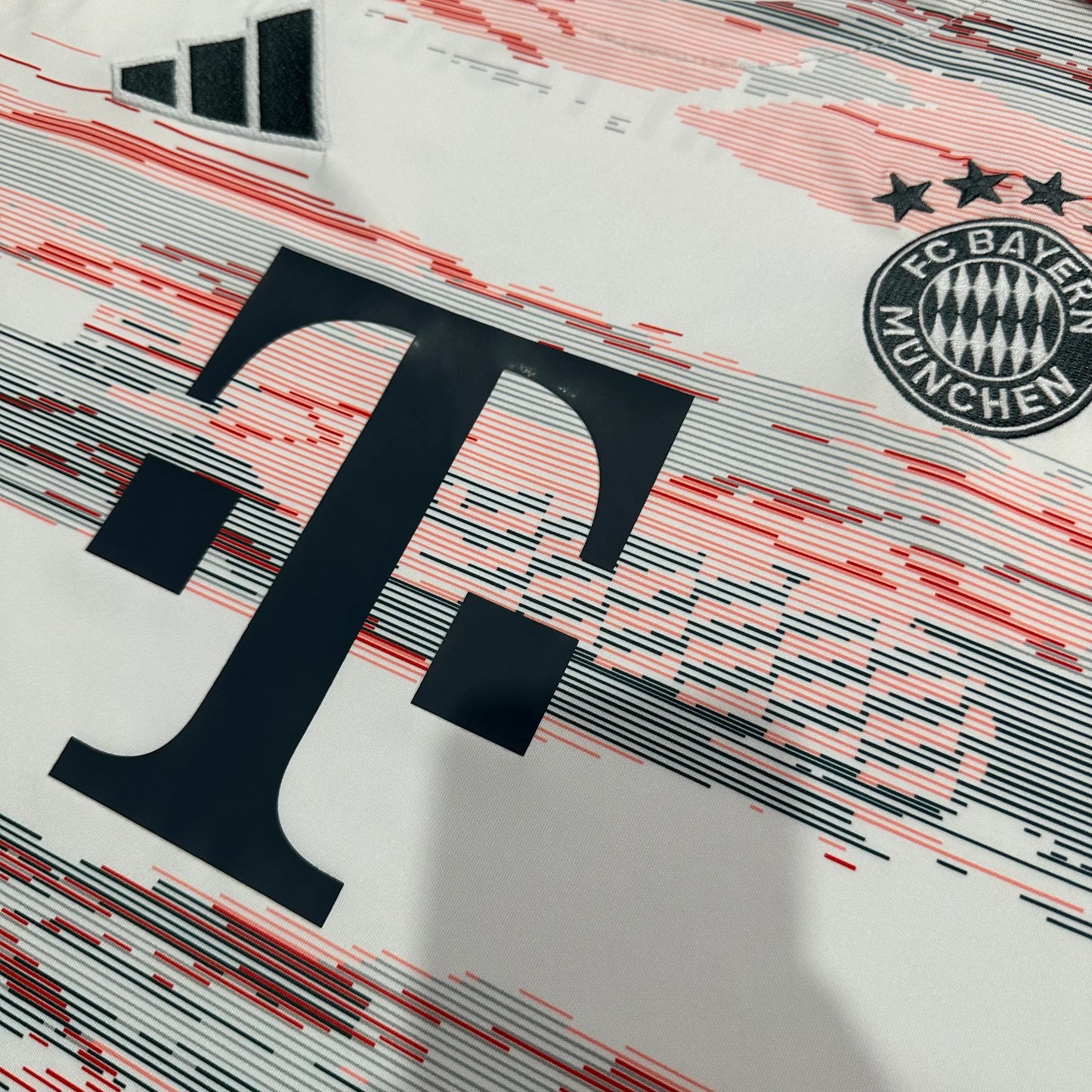 Bayern Munich Away Jersey 2025/26 – Fan Version