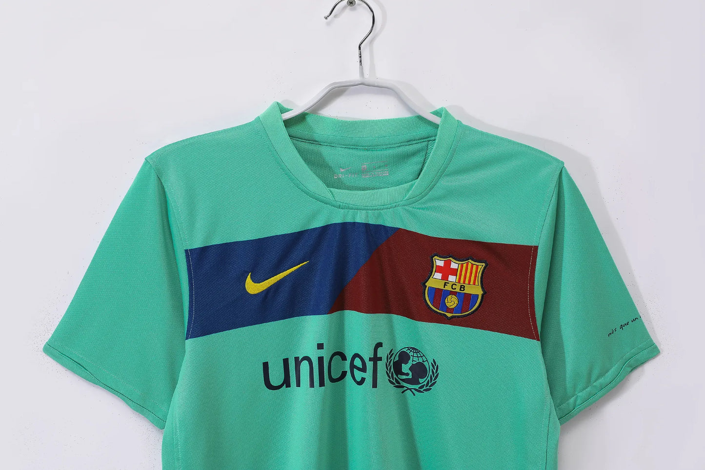 Barcelona Retro Away Jersey 2010/11 – Fan Version