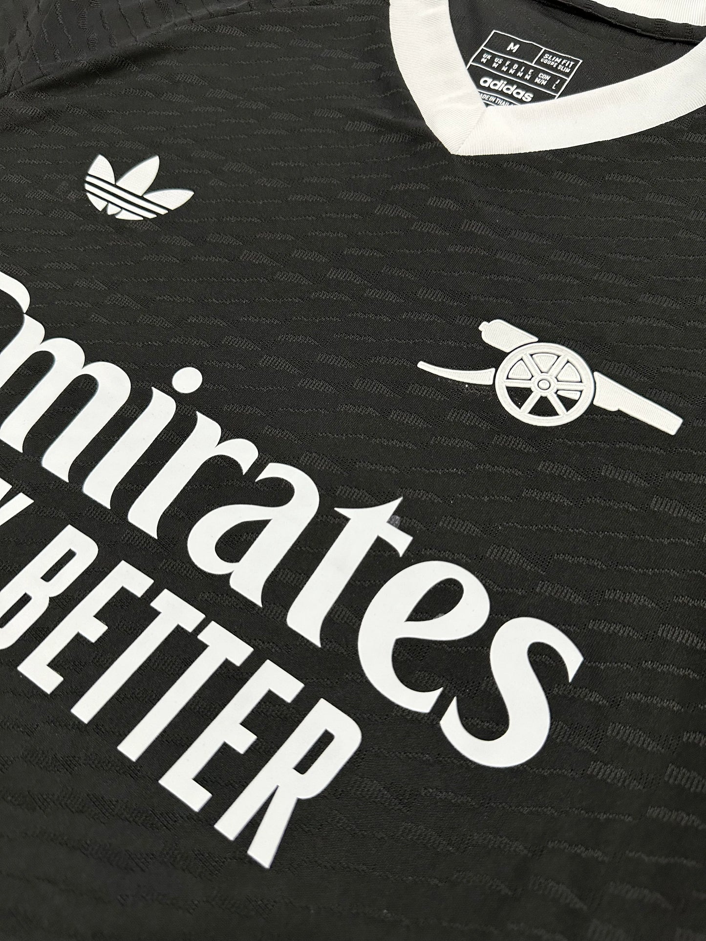 Arsenal Goalkeeper Home Jersey 2024/25 – Player Version