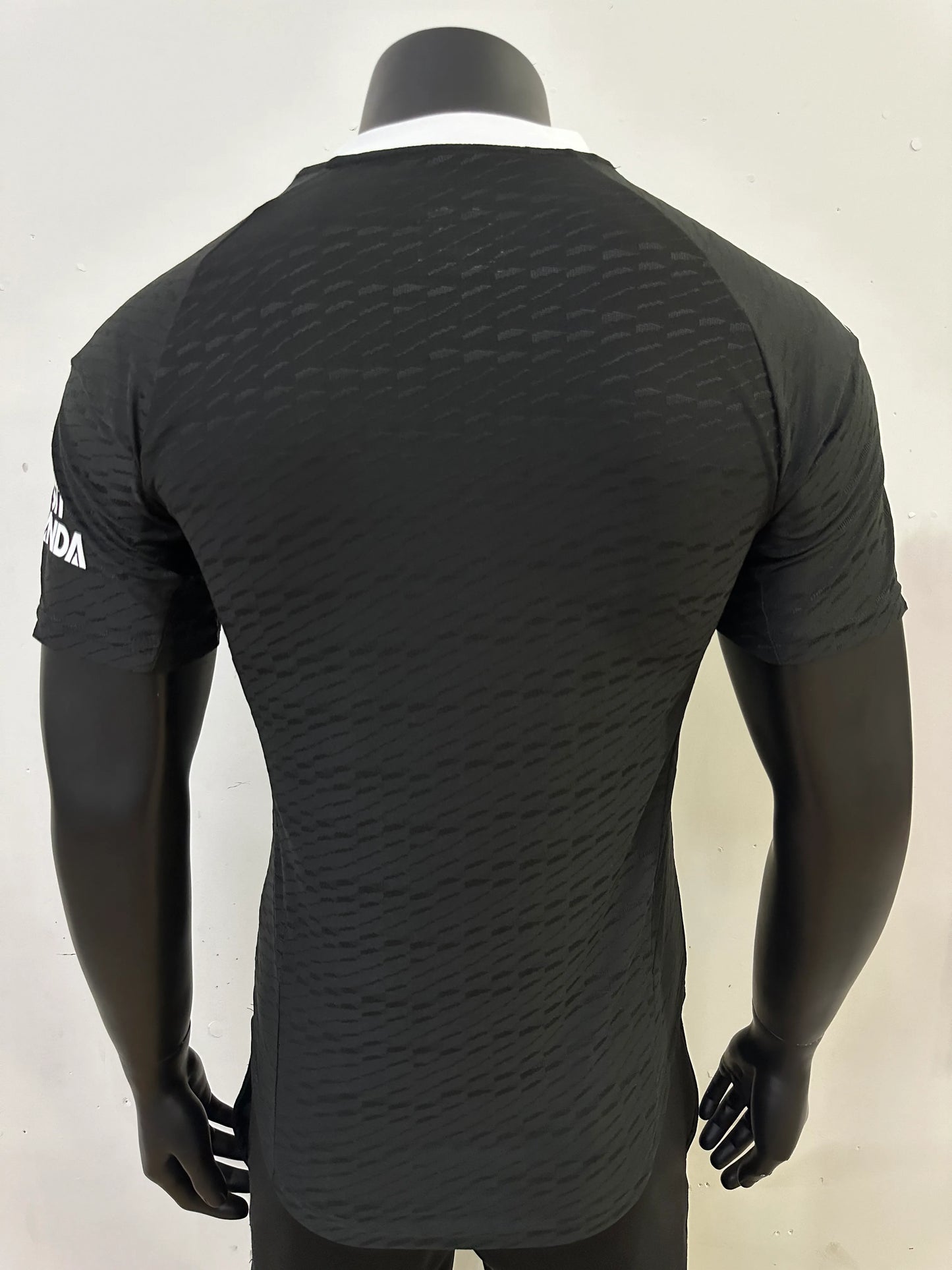 Arsenal Goalkeeper Home Jersey 2024/25 – Player Version